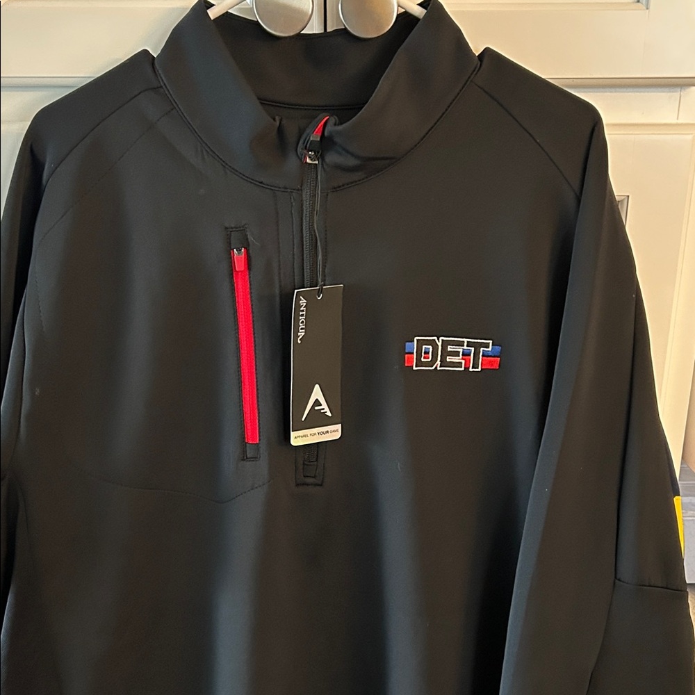 New- Antigua Men's Black Performance Detroit Pistons 3/4 zip with Red Details